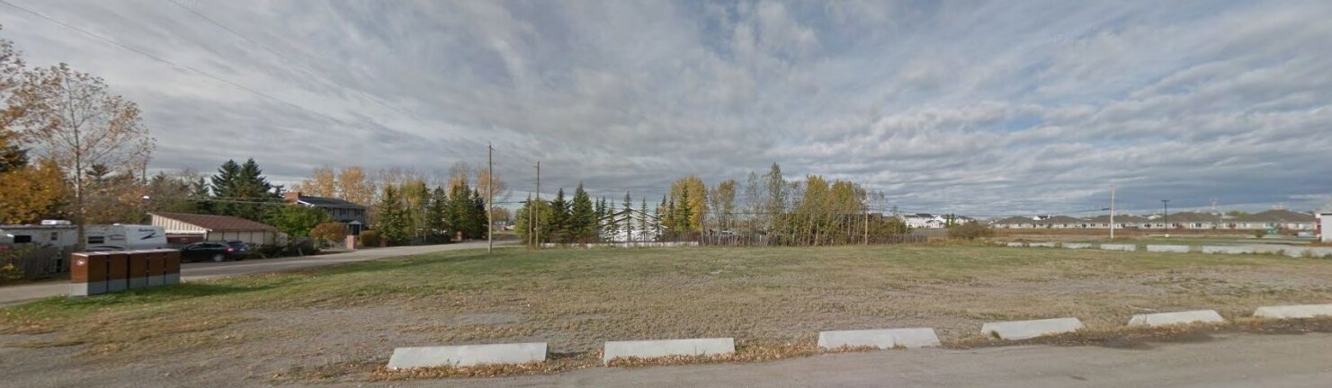 200 Centre St, Langdon, AB for sale Primary Photo- Image 1 of 1