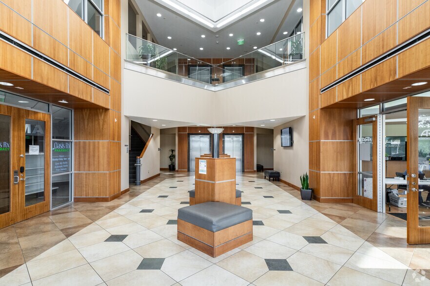3201 S Austin Ave, Georgetown, TX for lease - Lobby - Image 2 of 9