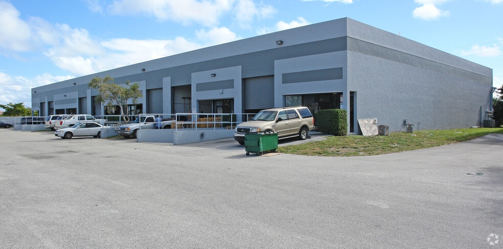2001 NW 15th Ave, Pompano Beach, FL for lease - Building Photo - Image 2 of 20