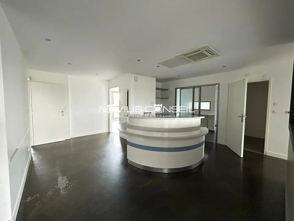 Office in Tournefeuille for lease Interior Photo- Image 1 of 9