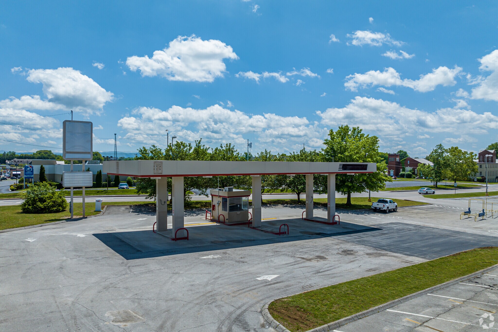 131 N Hall Rd, Alcoa, TN for sale Building Photo- Image 1 of 1