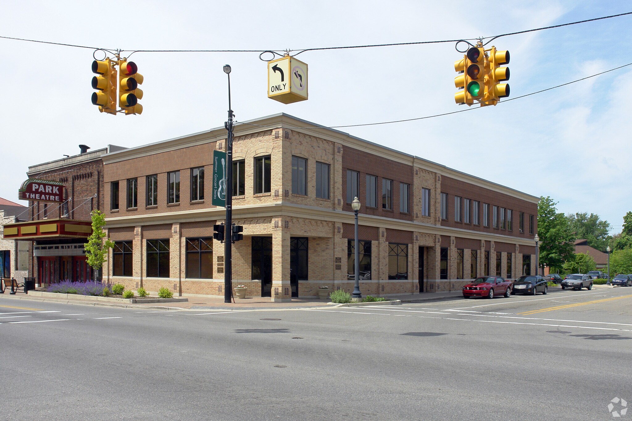 246 S River Ave, Holland, MI for sale Primary Photo- Image 1 of 1