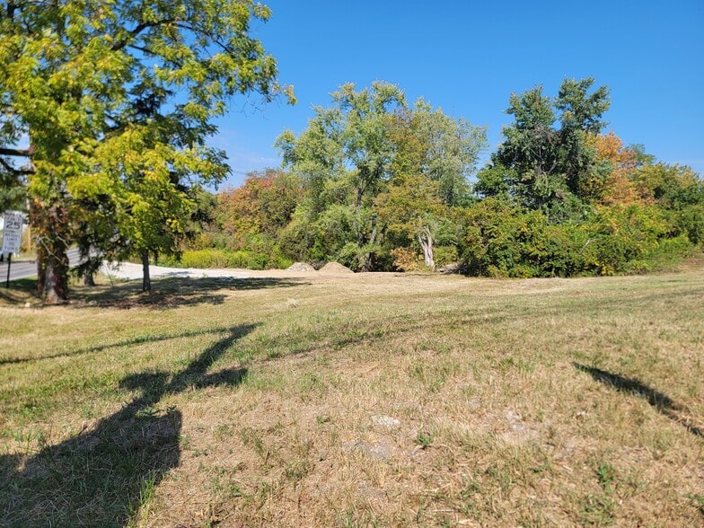 702 Hookstown Grade Rd, Clinton, PA for lease - Building Photo - Image 3 of 11