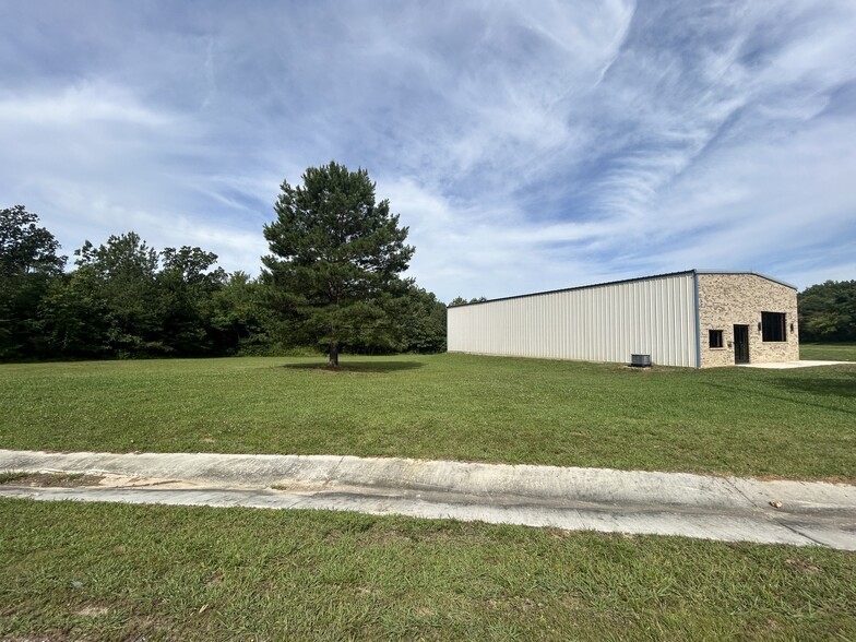 200 Avalon Way, Guntersville, AL for lease - Building Photo - Image 3 of 5