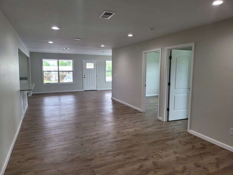 3620 Highway 231, Cottondale, FL 32431