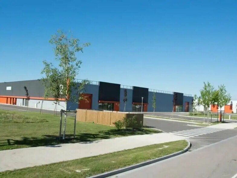 Land in Romilly-sur-Seine for sale - Building Photo - Image 3 of 5