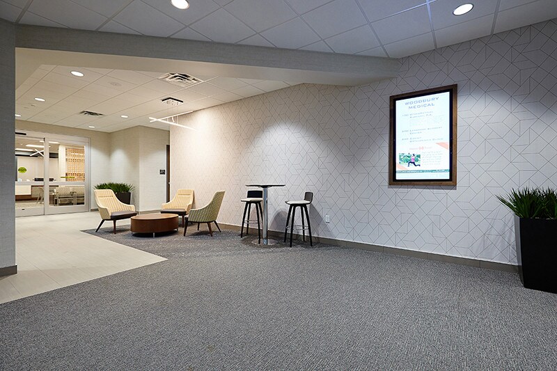 7115 Tamarack Rd, Woodbury, MN 55125