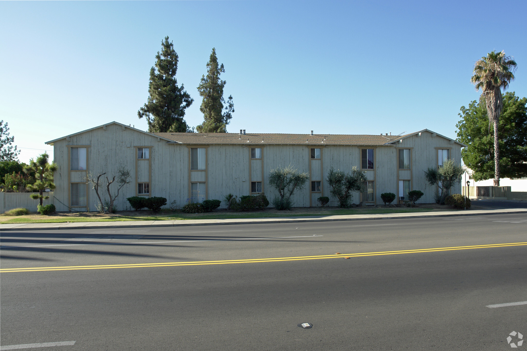 655 11th St, Reedley, CA for sale Primary Photo- Image 1 of 1