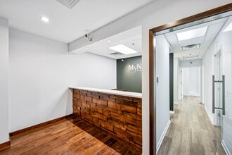 16 W 32nd St, New York, NY for lease Interior Photo- Image 2 of 8