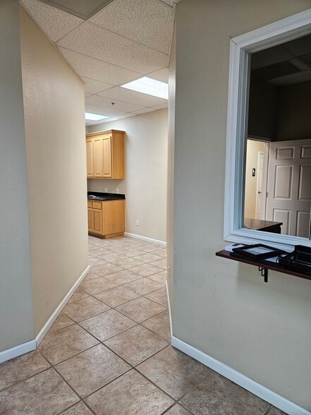 195-197 D'Arcy Pkwy, Lathrop, CA for sale - Interior Photo - Image 3 of 9