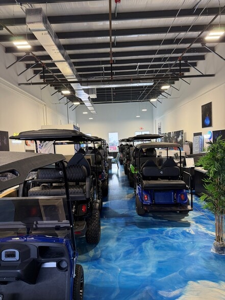 16360 Innovation Ln, Fort Myers, FL for lease - Interior Photo - Image 2 of 17