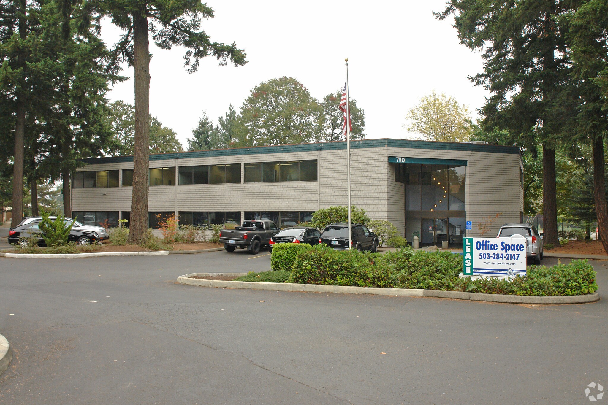 7110 SW Fir Loop, Tigard, OR for lease Primary Photo- Image 1 of 6