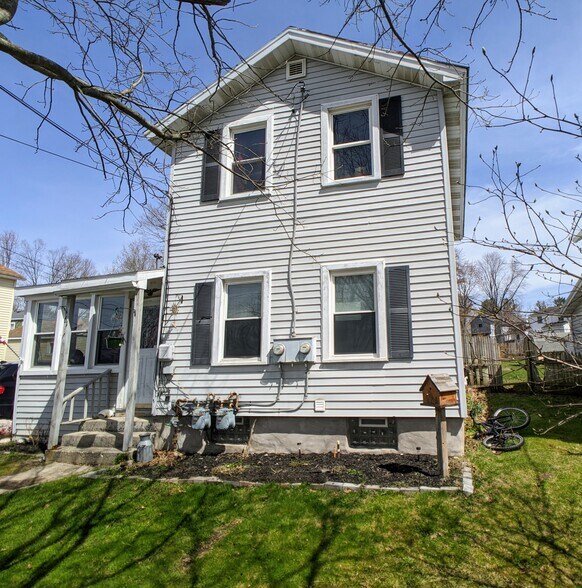 61 Lock St, Baldwinsville, NY 13027