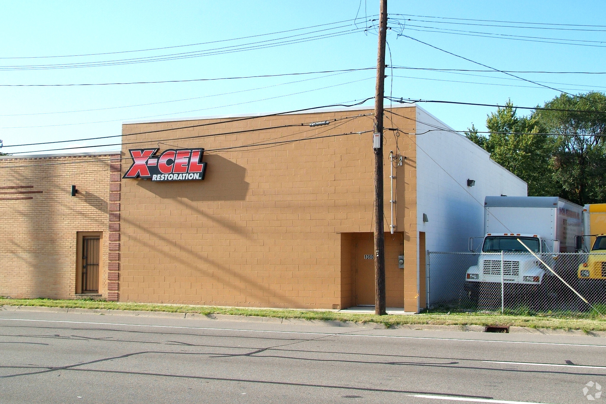 1360 W 8 Mile Rd, Ferndale, MI for sale Primary Photo- Image 1 of 1