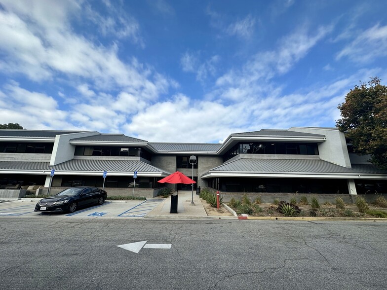 31416 Agoura Rd, Westlake Village, CA for lease - Building Photo - Image 2 of 11