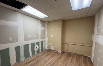 130 W 79th St, New York, NY for lease Interior Photo- Image 2 of 3