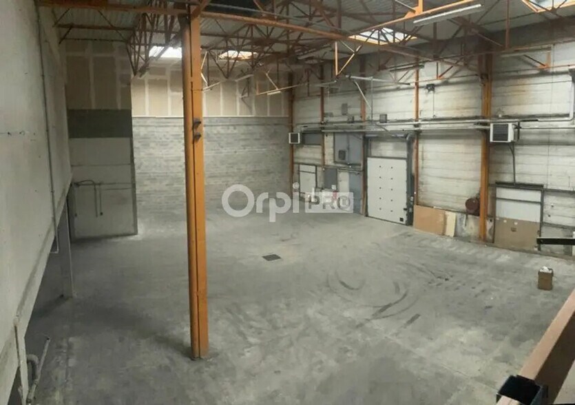 Industrial in Genlis for lease - Building Photo - Image 1 of 4