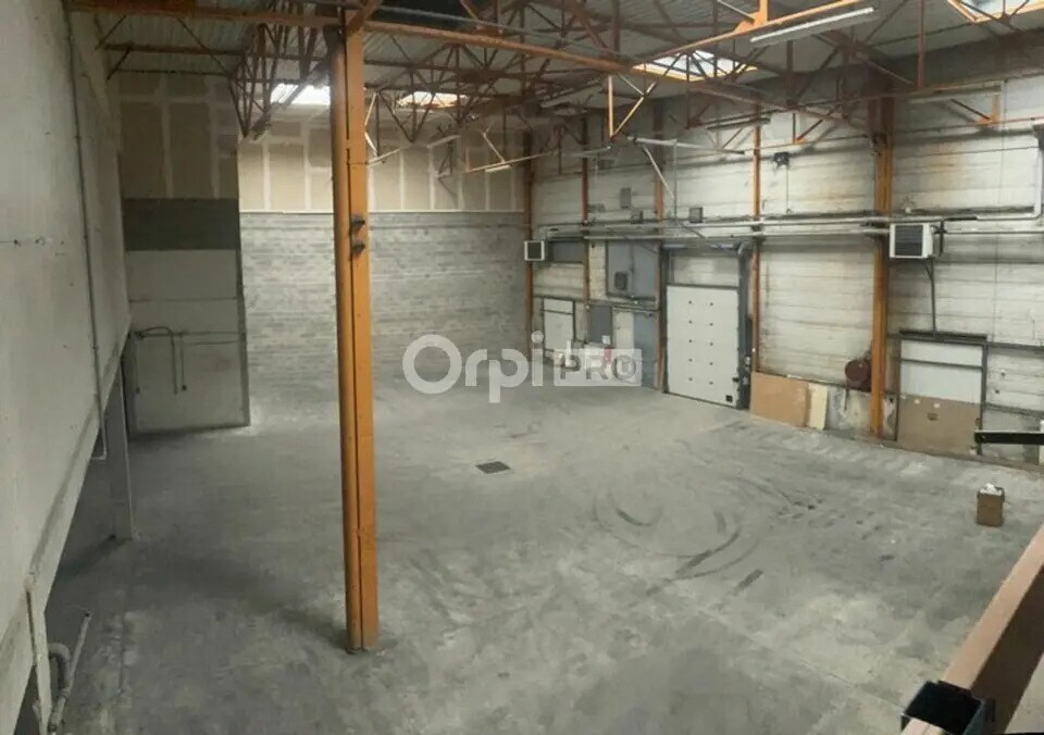 Industrial in Genlis for lease Building Photo- Image 1 of 5