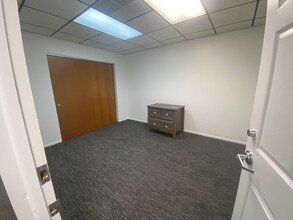 4301 32nd St, Bradenton, FL for lease Interior Photo- Image 2 of 5