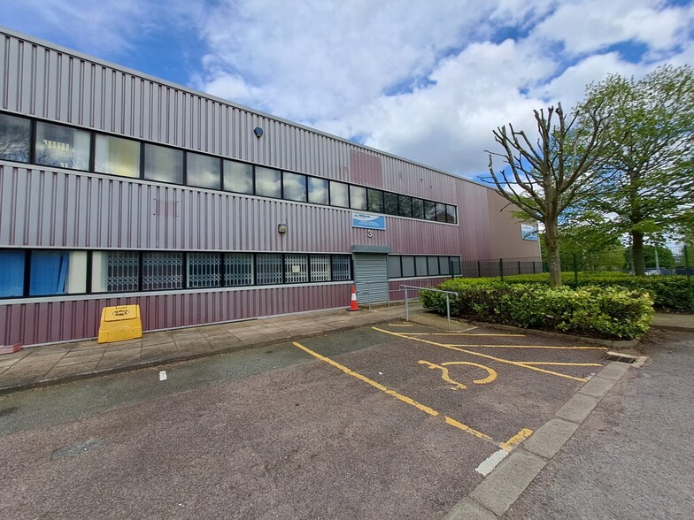 Denbigh Hall, Milton Keynes for lease - Building Photo - Image 1 of 3