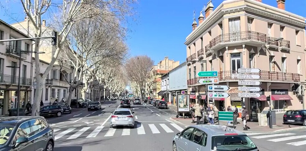 Retail in Perpignan for lease - Building Photo - Image 2 of 5