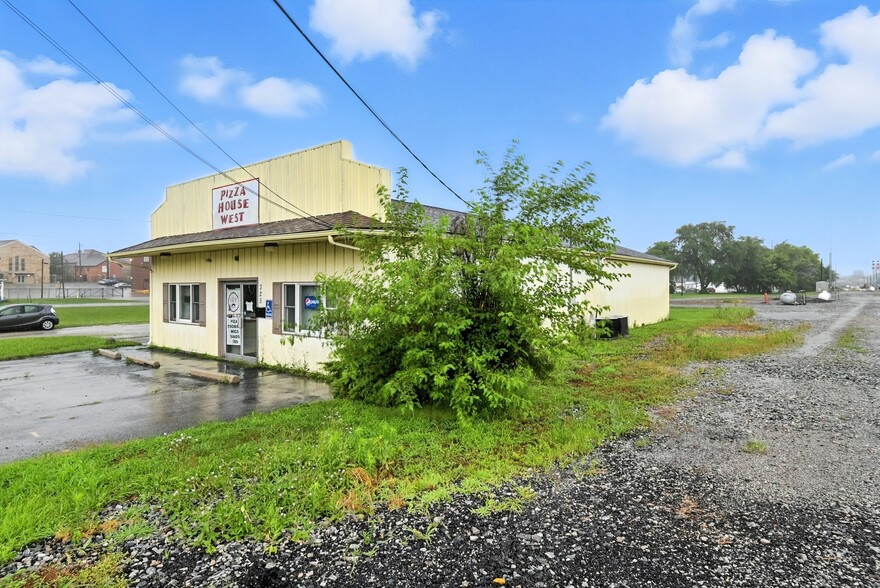 325 E Center St, Bellevue, OH for sale - Building Photo - Image 3 of 19