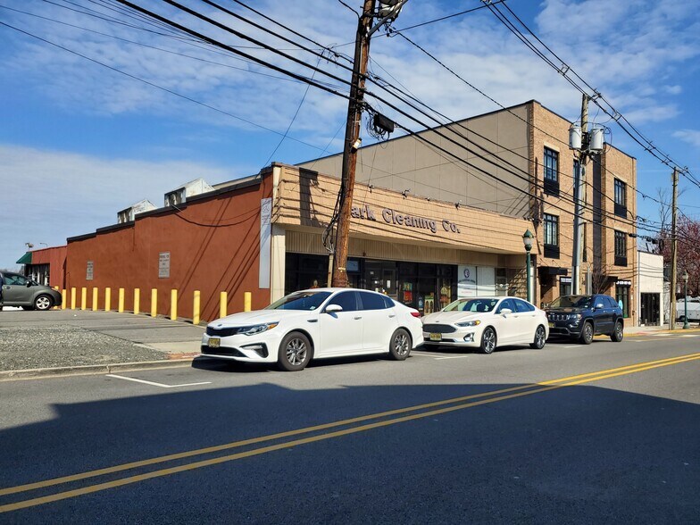 213 Stuyvesant Ave, Lyndhurst, NJ for sale - Building Photo - Image 1 of 1