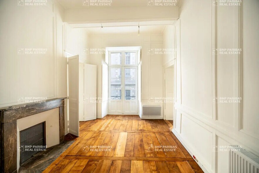 Office in Rennes for lease - Building Photo - Image 3 of 7