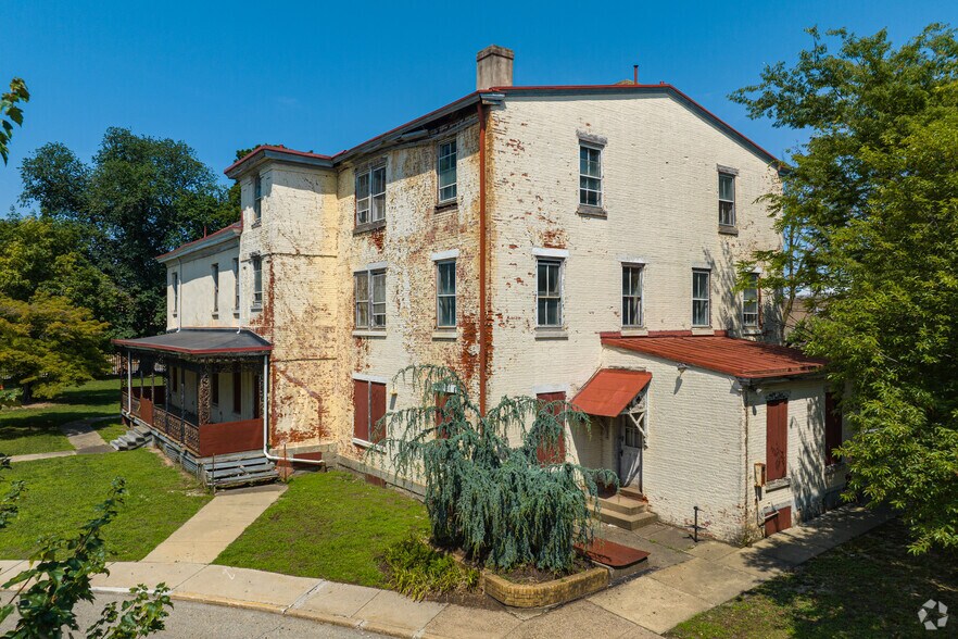 2275 Bridge St- Building 2, Philadelphia, PA for sale - Building Photo - Image 1 of 2