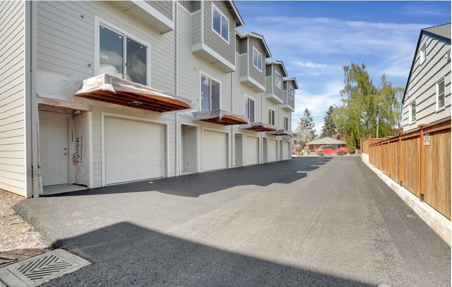 234 S 70th St, Tacoma, WA for sale - Building Photo - Image 3 of 14