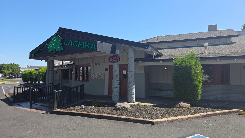 1300 McHenry Ave, Modesto, CA for sale - Building Photo - Image 2 of 18