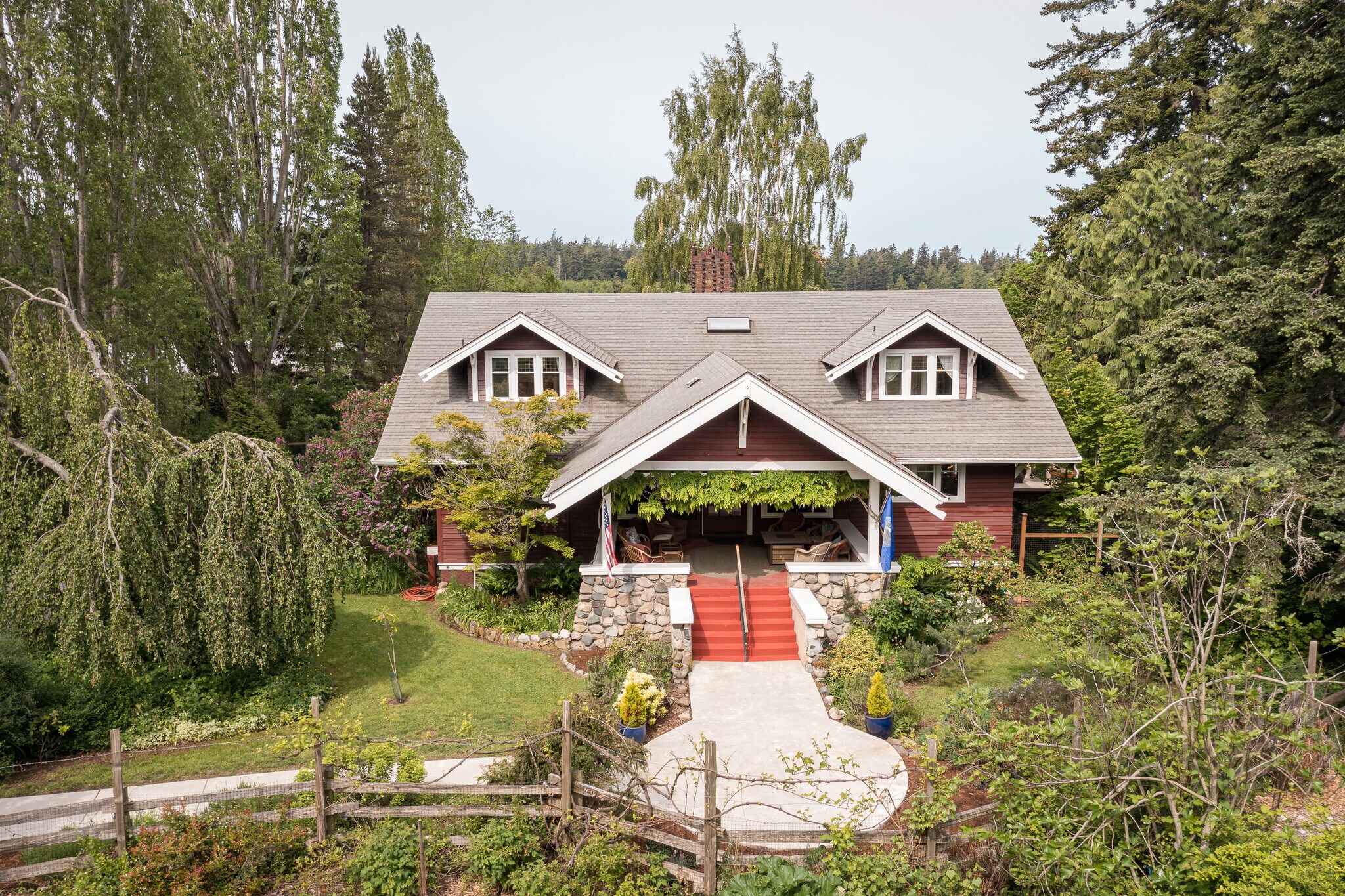 1459 N Beach Rd, Eastsound, WA 98245 Kangaroo House Bed & Breakfast