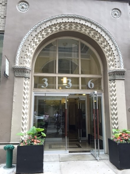 336-342 W 37th St, New York, NY for lease - Building Photo - Image 2 of 6