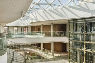 370 Rue Sans Souci, Limonest for lease Interior Photo- Image 1 of 13