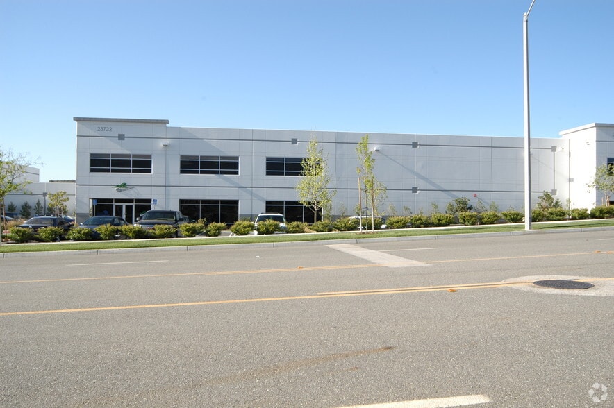 28732 Witherspoon Pky, Valencia, CA for lease - Building Photo - Image 3 of 3
