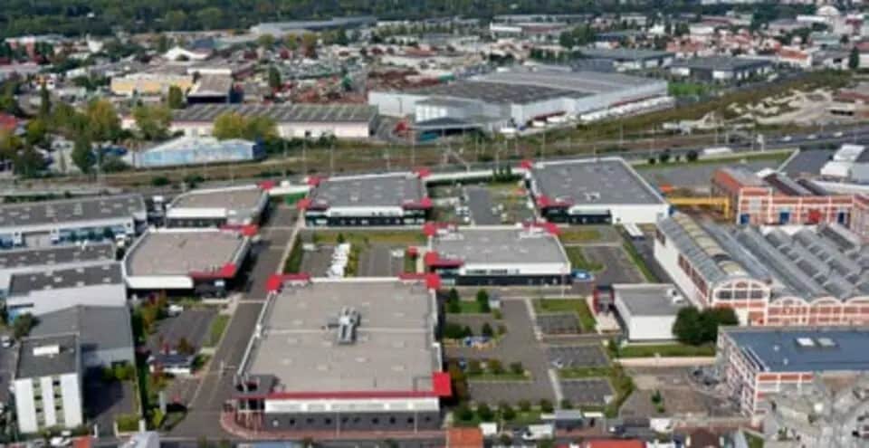 Flex in La Courneuve for lease Aerial- Image 1 of 4