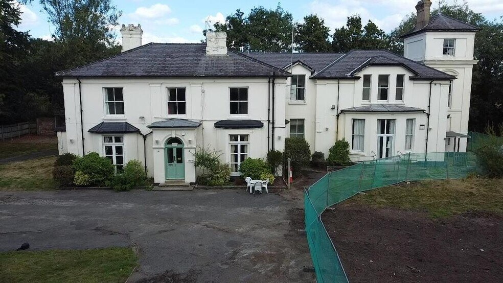 122 Green Ln, Addlestone for lease - Building Photo - Image 1 of 2