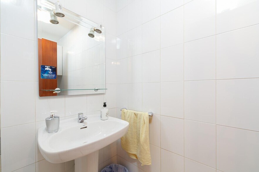 Retail in Vigo, Pontevedra for sale - Interior Photo - Image 2 of 38