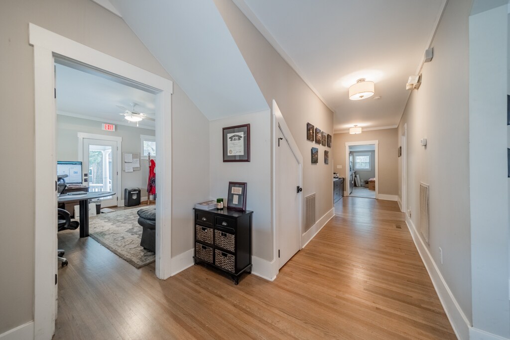 21016 Catawba Ave, Cornelius, NC for sale Interior Photo- Image 1 of 1