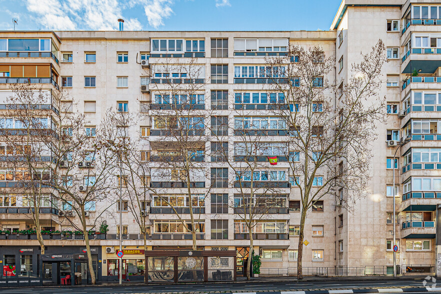 Avenida De Alberto Alcocer, 42, Madrid, Madrid for lease - Primary Photo - Image 1 of 2