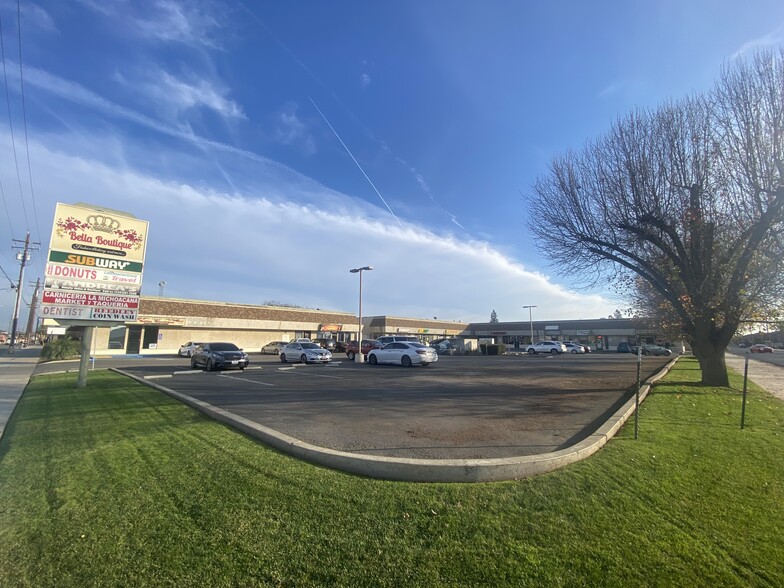 1305-1359 E Manning Ave, Reedley, CA for lease - Building Photo - Image 2 of 8