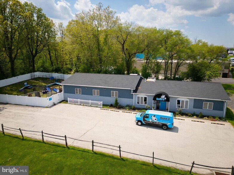 132 Hansen Access Rd, King Of Prussia, PA for sale - Building Photo - Image 1 of 1