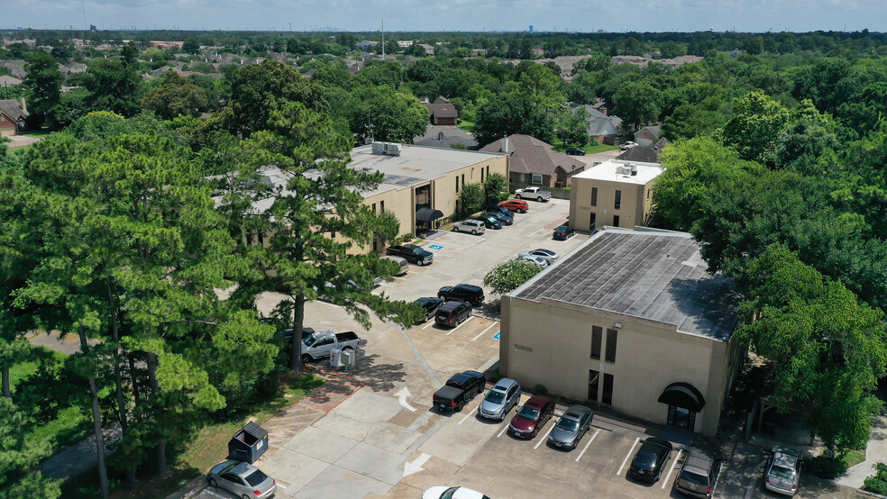 10601 Grant Rd, Houston, TX for lease - Building Photo - Image 3 of 4