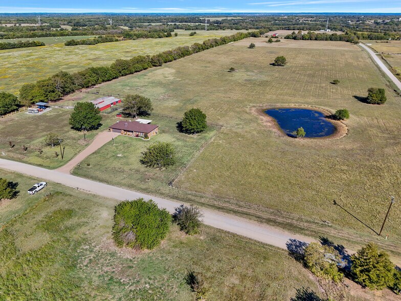 2744 County Road 1265, Savoy, TX 75479 2744 CR 1265 in Savoy