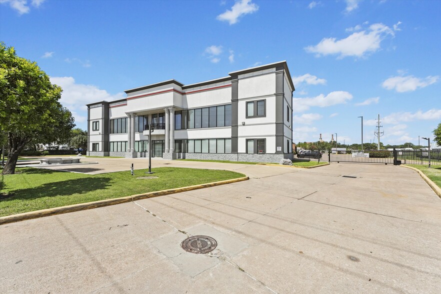 9200 W Sam Houston Pky S, Houston, TX for lease - Building Photo - Image 3 of 64