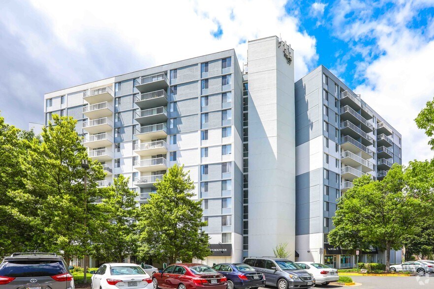 1350 Beverly Rd, McLean, VA for lease - Primary Photo - Image 1 of 79