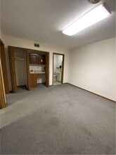 398 W Bagley Rd, Berea, OH for lease Interior Photo- Image 1 of 3