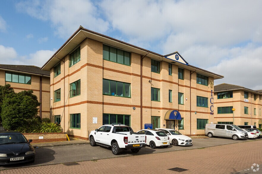 Culpeper Clos, Rochester for sale - Primary Photo - Image 1 of 1