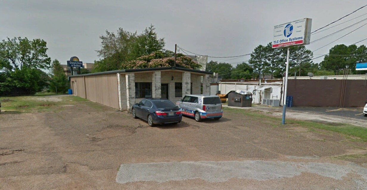 2001 Old Troup Hwy, Tyler, TX 75701