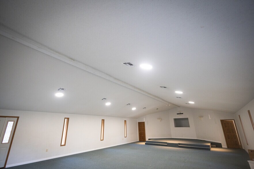 9100 FM 2109, Huntington, TX for sale - Interior Photo - Image 3 of 11